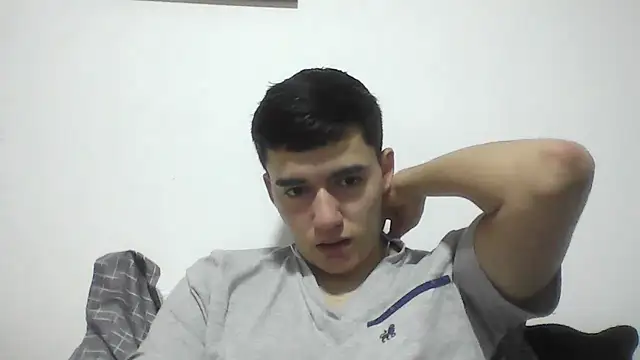 Snapshot of Estebitan_vm chatting on 11-27-25, 04:25 Estebitan vm online show from 11-27-25, 04:25