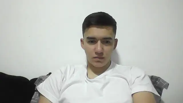 Snapshot of Estebitan_vm chatting on 12-17-25, 06:30 Estebitan vm online show from 12-17-25, 06:30