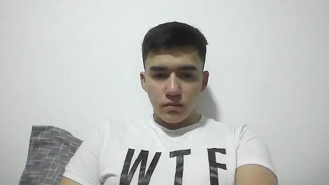 Snapshot of Estebitan_vm chatting on 12-19-25, 05:25 Estebitan vm online show from 12-19-25, 05:25