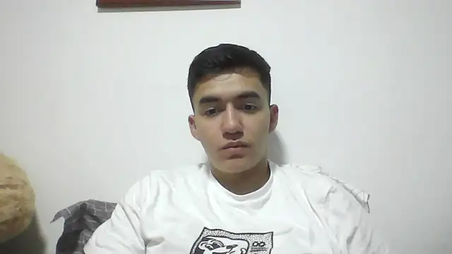 Snapshot of Estebitan_vm chatting on 12-21-25, 05:58 Estebitan vm online show from 12-21-25, 05:58