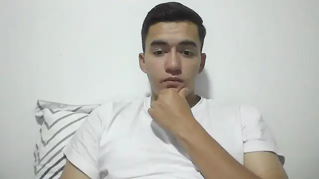 Snapshot of Estebitan_vm chatting on 01-10-26, 02:02 Estebitan vm online show from 01-10-26, 02:02