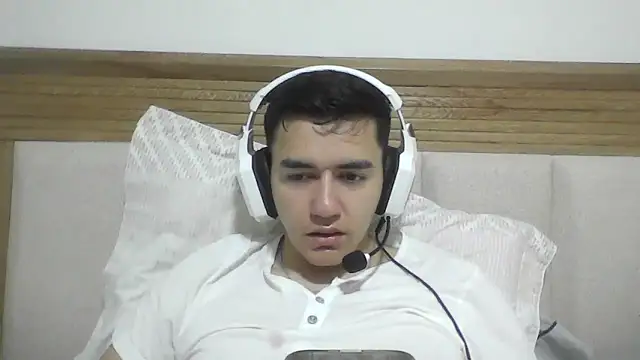 Snapshot of Estebitan_vm chatting on 03-31-26, 04:57 Estebitan vm online show from 03-31-26, 04:57