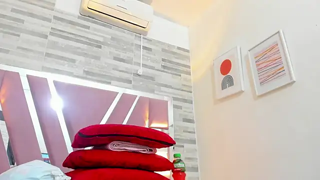 Snapshot of ebony_priincess chatting on 10-29-25, 01:41 ebony priincess online show from 10-29-25, 01:41