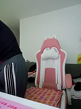 azumiichan online show from 04-21-26, 12:01