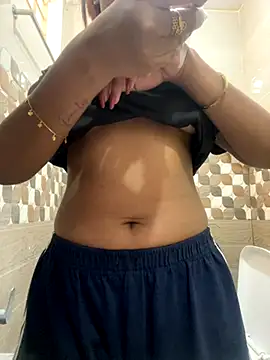 Snapshot of Soniya_776 chatting on 11-15-25, 04:10 Soniya 776 online show from 11-15-25, 04:10