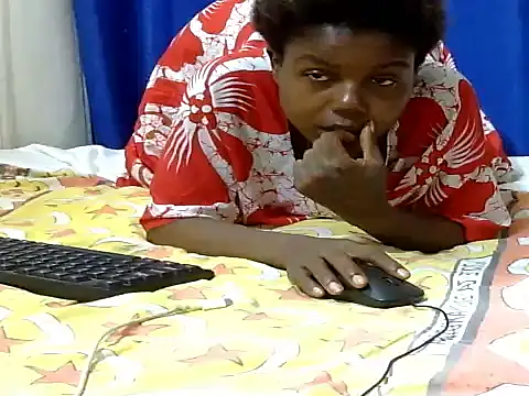 Snapshot of Sexy_kienyeji chatting on 03-03-25, 03:53 Sexy kienyeji online show from 03-03-25, 03:53