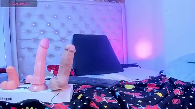 Snapshot of KataAswad chatting on 01-11-25, 02:15 KataAswad online show from 01-11-25, 02:15