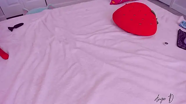 AngieDaniels1 online show from 01-29-25, 03:58