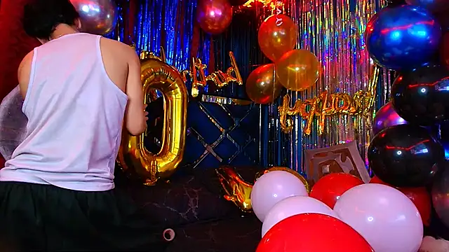 Luke Howland online show from 11-08-25, 01:28