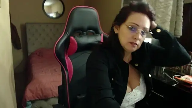 Carol Scottt online show from 03-15-26, 03:40