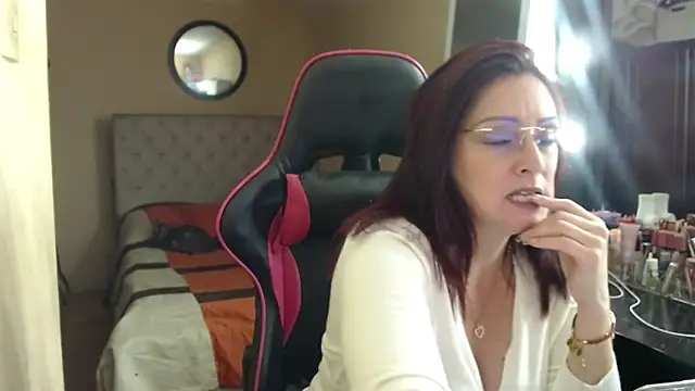 Snapshot of Carol_Scottt chatting on 04-27-26, 07:01 Carol Scottt online show from 04-27-26, 07:01