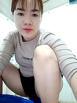 Snapshot of Lini_Ery chatting on 01-23-25, 02:33 Lini Ery online show from 01-23-25, 02:33