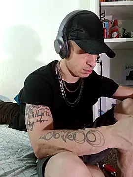 Snapshot of --D-a-D-D-y- chatting on 02-24-26, 07:45 --D-a-D-D-y- online show from 02-24-26, 07:45