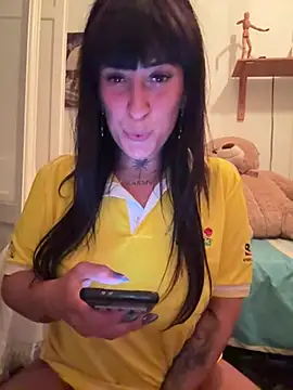 CarolaDrago online show from 04-21-26, 07:39