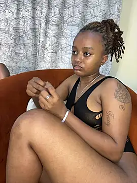 Snapshot of Doublefreaks chatting on 02-11-26, 11:54 Doublefreaks online show from 02-11-26, 11:54