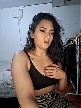 Thaliacooper  online show from 02-01-25, 11:37