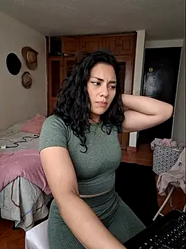 Thaliacooper  online show from 03-08-25, 09:29