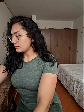 Thaliacooper  online show from 10-29-25, 05:36