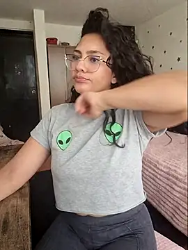 Snapshot of Thaliacooper_ chatting on 02-10-26, 05:06 Thaliacooper online show from 02-10-26, 05:06