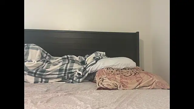 QueenLolaX online show from 10-19-25, 11:16