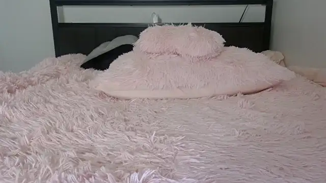 QueenLolaX online show from 04-16-26, 05:41