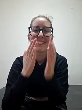 Snapshot of Sarah459 chatting on 01-05-25, 09:03 Sarah459 online show from 01-05-25, 09:03