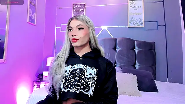 Megan Do Santos online show from 11-08-25, 01:33