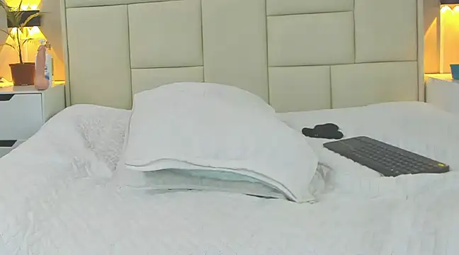 angel adamx online show from 02-08-25, 09:13