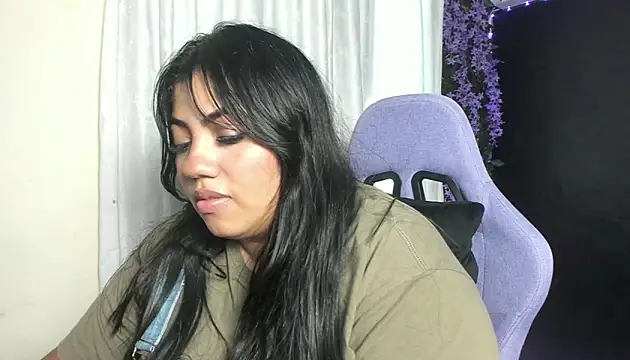 Snapshot of AvrilRizoX chatting on 04-12-26, 07:30 AvrilRizoX online show from 04-12-26, 07:30