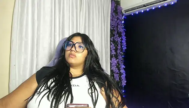 Snapshot of AvrilRizoX chatting on 04-17-26, 05:43 AvrilRizoX online show from 04-17-26, 05:43