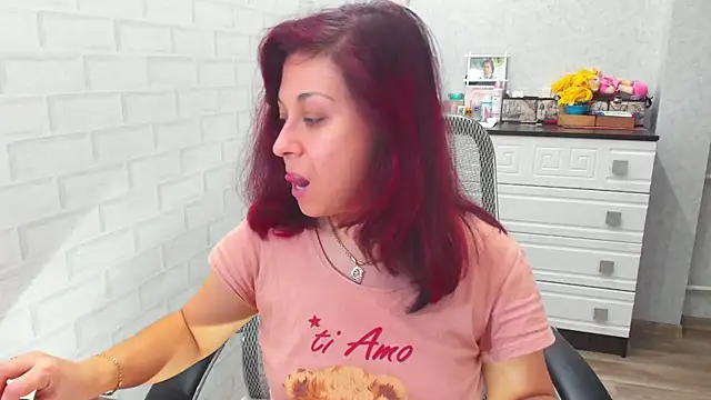 Snapshot of TeasyLana chatting on 12-03-24, 05:31 TeasyLana online show from 12-03-24, 05:31