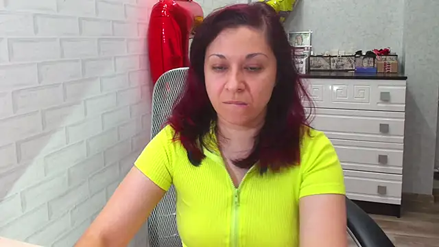 Snapshot of TeasyLana chatting on 03-18-25, 04:04 TeasyLana online show from 03-18-25, 04:04