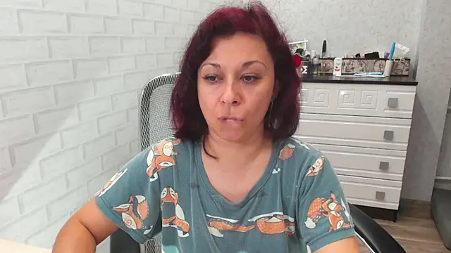 Snapshot of TeasyLana chatting on 11-17-25, 06:41 TeasyLana online show from 11-17-25, 06:41