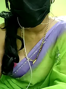 Snapshot of Aishu-tamil09 chatting on 12-19-24, 06:01 Aishu-tamil09 online show from 12-19-24, 06:01