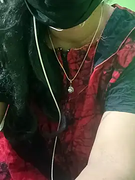 Snapshot of Aishu-tamil09 chatting on 02-15-25, 08:33 Aishu-tamil09 online show from 02-15-25, 08:33