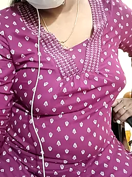 Snapshot of Aishu-tamil09 chatting on 02-25-25, 08:30 Aishu-tamil09 online show from 02-25-25, 08:30