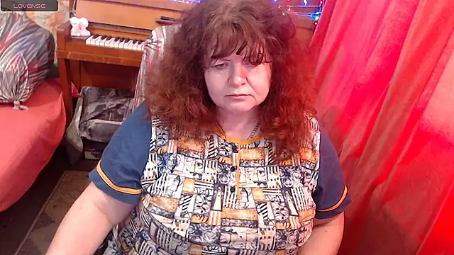 Snapshot of RoseRed69 chatting on 04-25-26, 06:49 RoseRed69 online show from 04-25-26, 06:49
