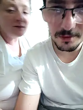 Snapshot of Coupleforever2 chatting on 02-01-25, 09:29 Coupleforever2 online show from 02-01-25, 09:29