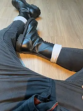 Snapshot of dickshome chatting on 12-16-25, 09:14 dickshome online show from 12-16-25, 09:14