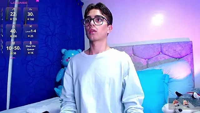 OwenBluee online show from 02-01-25, 03:41