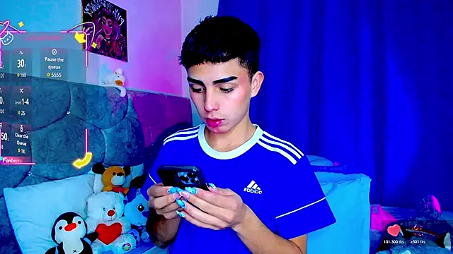 OwenBluee online show from 10-23-25, 05:40