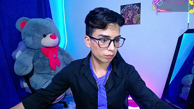 Snapshot of OwenBluee chatting on 06-04-26, 12:22 OwenBluee online show from 06-04-26, 12:22