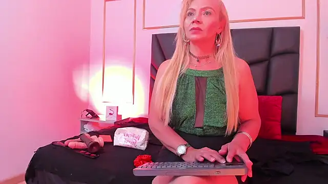 AnastasiaTaylor  online show from 04-14-26, 08:04