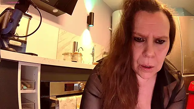 Snapshot of Endrocleia chatting on 01-27-25, 08:17 Endrocleia online show from 01-27-25, 08:17