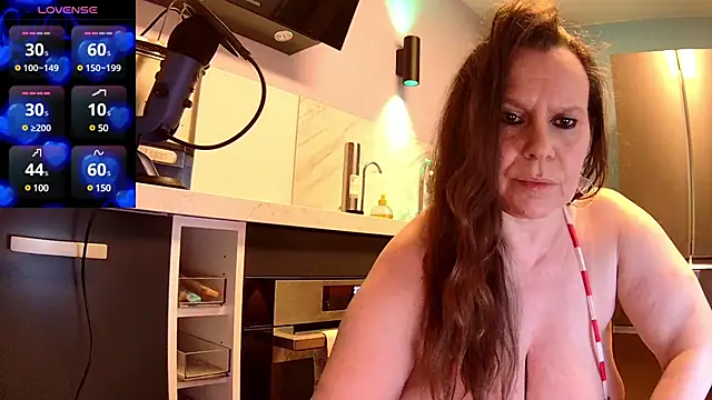 Snapshot of Endrocleia chatting on 02-11-25, 09:46 Endrocleia online show from 02-11-25, 09:46