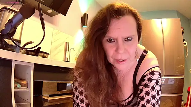 Snapshot of Endrocleia chatting on 02-24-25, 10:03 Endrocleia online show from 02-24-25, 10:03