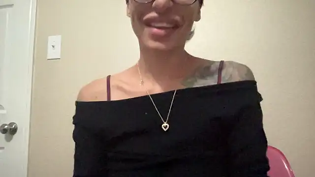 myloveforyouu online show from 04-18-26, 11:27