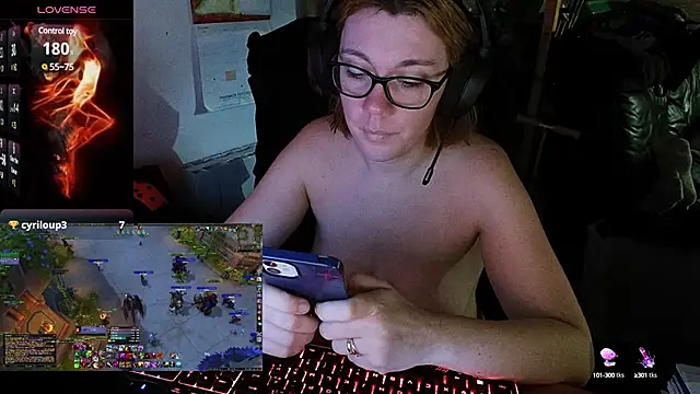 Snapshot of lili-hot-77 chatting on 12-29-24, 08:04 lili-hot-77 online show from 12-29-24, 08:04