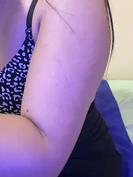 Snapshot of Sukara_bb chatting on 09-21-25, 09:05 Sukara bb online show from 09-21-25, 09:05