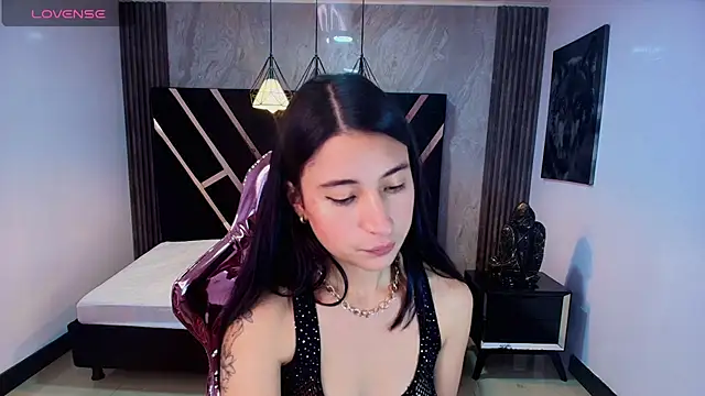 Snapshot of lizzyluk_ch chatting on 02-13-25, 05:11 lizzyluk ch online show from 02-13-25, 05:11